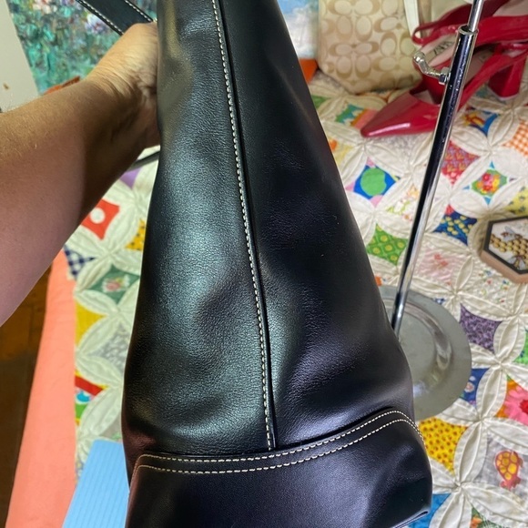 Coach Hampton Legacy 6491 black roomy leather 1 compartment adjustable straps - Picture 5 of 15